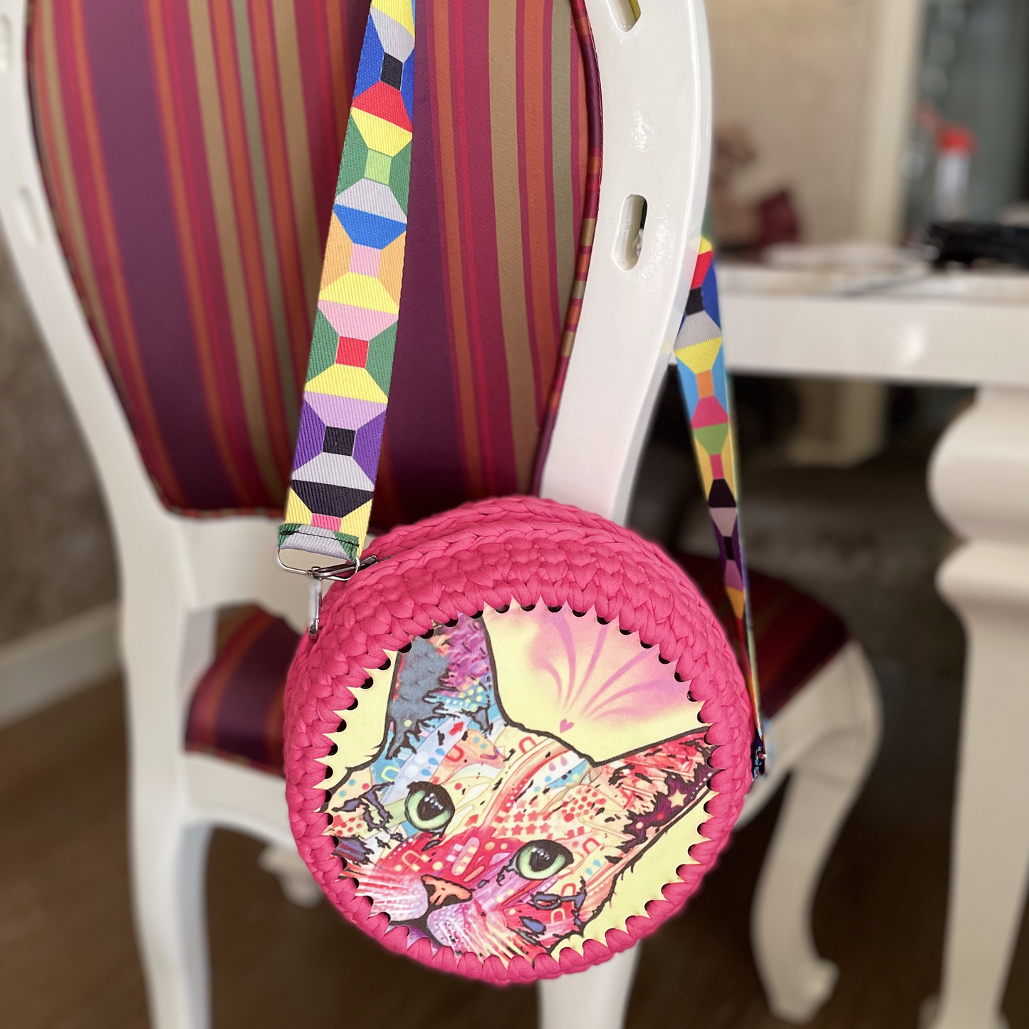 Gehaakt macaron crossbody tas met poezen gezicht