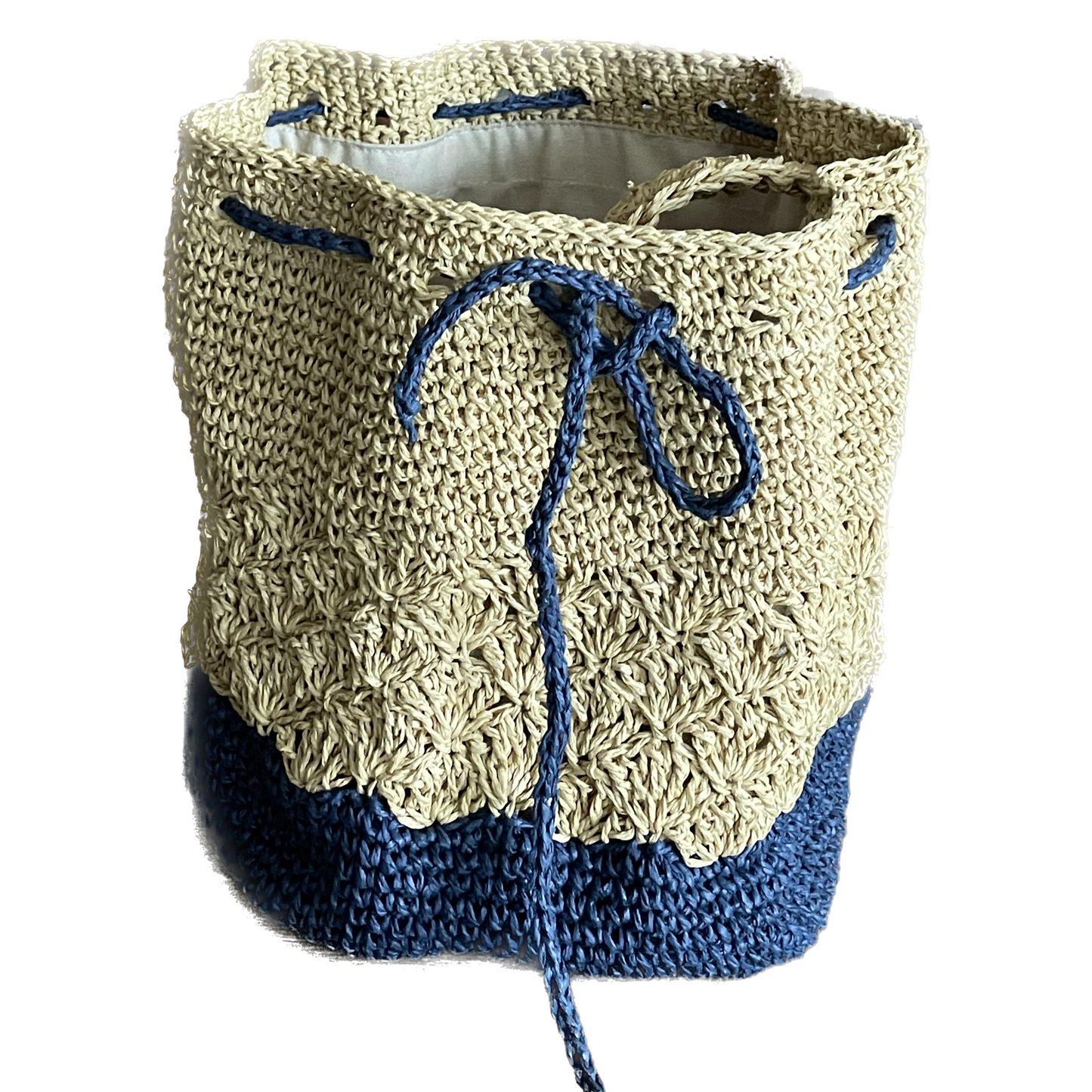 Gehaakte beurs tas van raffia garen in bruin en blauwe kleuren.