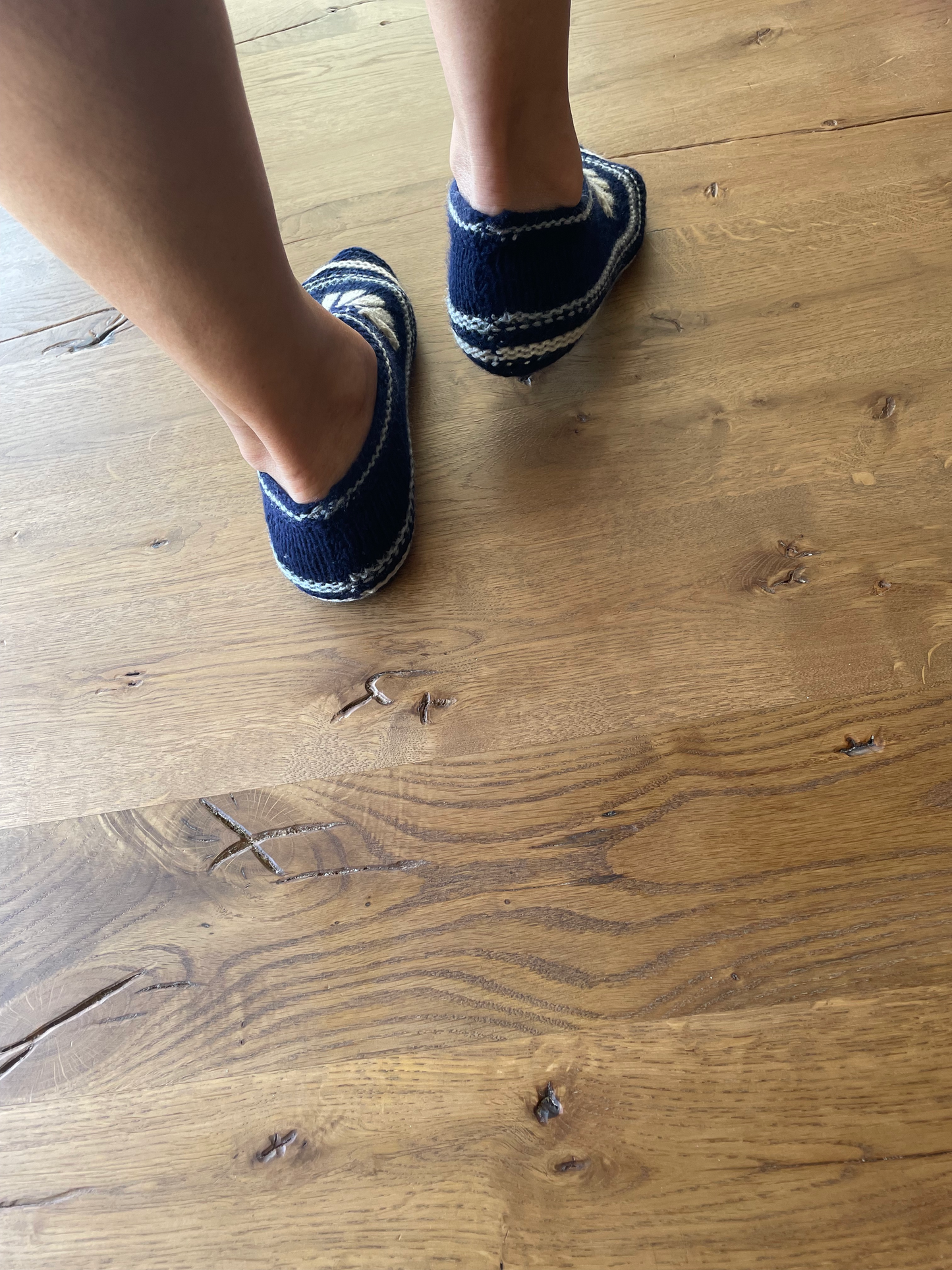 Blauw en met gebreide pantoffel